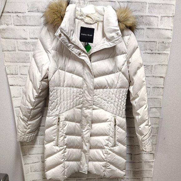 Ivanka Trump Women's Cream Puffer Coat with Faux Fur Hood - Picture 1 of 3